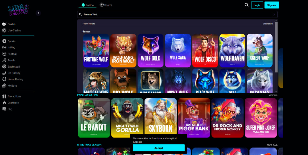 Symbols and payout table in Fortune Wolf slot